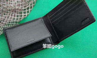 钱包大概多重,女生包里都放什么呀,大概多重